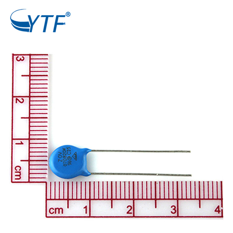 07D820K压敏电阻 电压82V 直径7mm 7D-820K突波吸收器压敏电阻厂